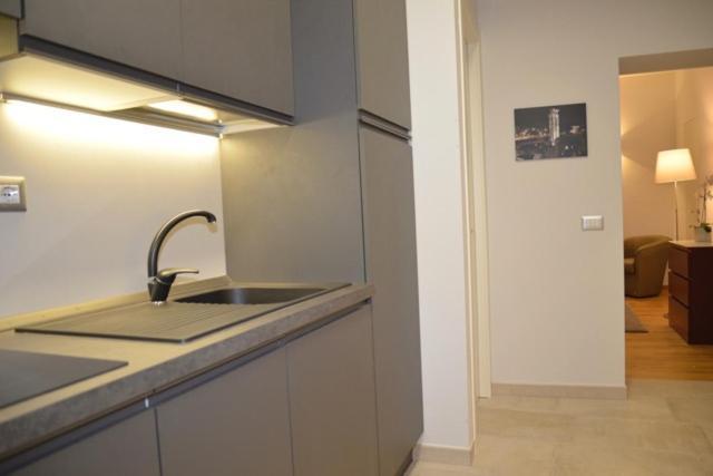 Fidia Palace Flavia'S Apartment Colosseo Рим Екстериор снимка